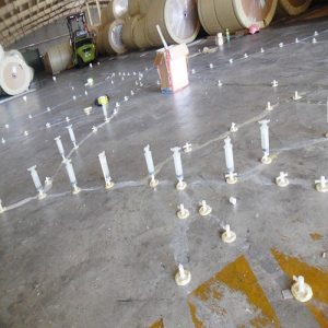 bom-keo-epoxy-xu-ly-vet-nut-5