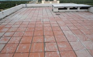 lát gạch chống thấm sân thượng