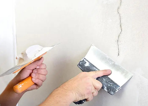 Hướng dẫn 3 cách xử lý trần nhà bị nứt triệt để, an toàn 4 Cach-xu-ly-vet-nut-ran-chan-chim