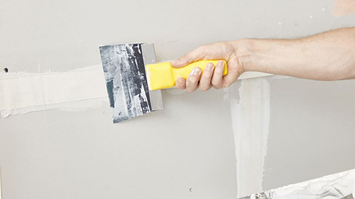 Hướng dẫn 3 cách xử lý trần nhà bị nứt triệt để, an toàn 6 Huong-dan-cach-xu-ly-nut-tran-thach-cao