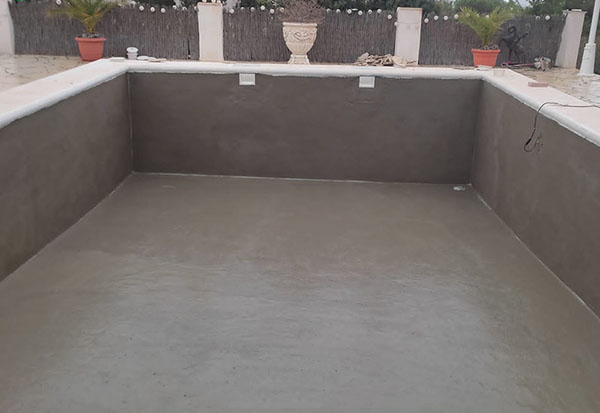 Kiem-tra-be-mat-truoc-khi-ngam-nuoc