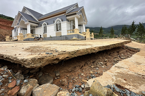 Nguyen-nhan-khien-mong-nha-bi-sut-lun