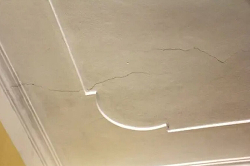 Hướng dẫn 3 cách xử lý trần nhà bị nứt triệt để, an toàn 2 Phan-loai-theo-hinh-thai-vet-nut