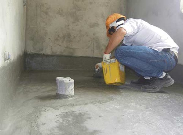 Xử lý chống thấm cổ ống xuyên sàn nhà vệ sinh bằng vữa Grout