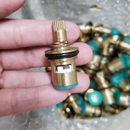 kiem-tra-va-thay-linh-kien-moi