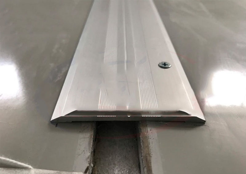 Nẹp nhôm khe lún