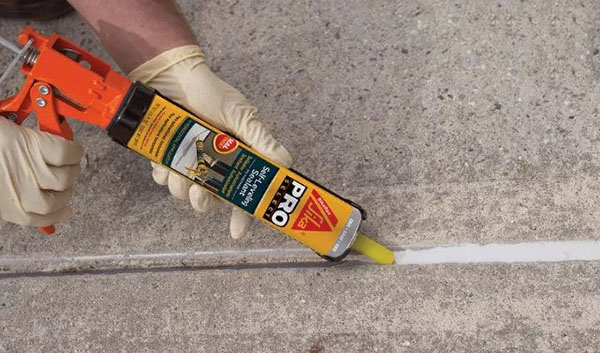 7 Cách xử lý bể nước bị nứt hiệu quả, triệt để 100% 4 Xử lý bể nước bị nứt bằng Sika