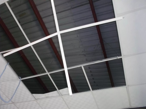 4 dấu hiệu sập trần thạch cao và cách xử lý nhanh 1 Dấu hiệu võng, xệ trần thạch cao là nguy cơ sập trần trong thời gian ngắn