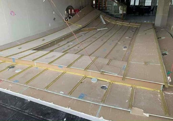 4 dấu hiệu sập trần thạch cao và cách xử lý nhanh 5 3 bước sơ tán và xử lý khẩn cấp khi phát hiện dấu hiệu sập trần thạch cao