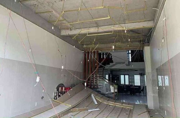 4 dấu hiệu sập trần thạch cao và cách xử lý nhanh 3 Khoảng cách ty treo và khung xương thạch cao quá thưa là nguyên nhân hàng đầu khiến trần bị sập