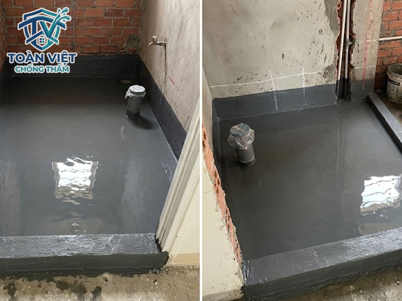 Ngâm thử nước liên tục trong 48 đến 72 giờ để kiểm tra độ kín nước của sàn tầng 2 trước khi cán vữa lát gạch