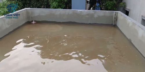 Ngâm thử nước nghiệm thu trong 48h để đảm bảo khô ráo trước khi bàn giao