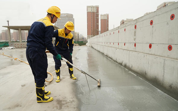 Thi công sơn chống thấm gốc dầu