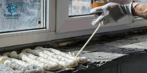 Đặc tính trương nở của keo PU giúp chèn kín các mao mạch rỗng trong bê tông